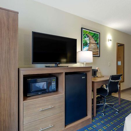 Quality Inn Лі Екстер'єр фото