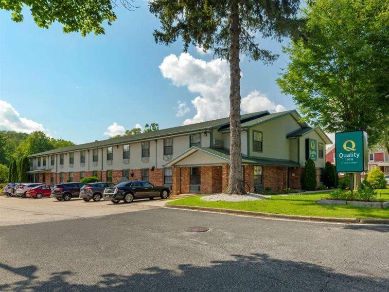 Quality Inn Лі Екстер'єр фото