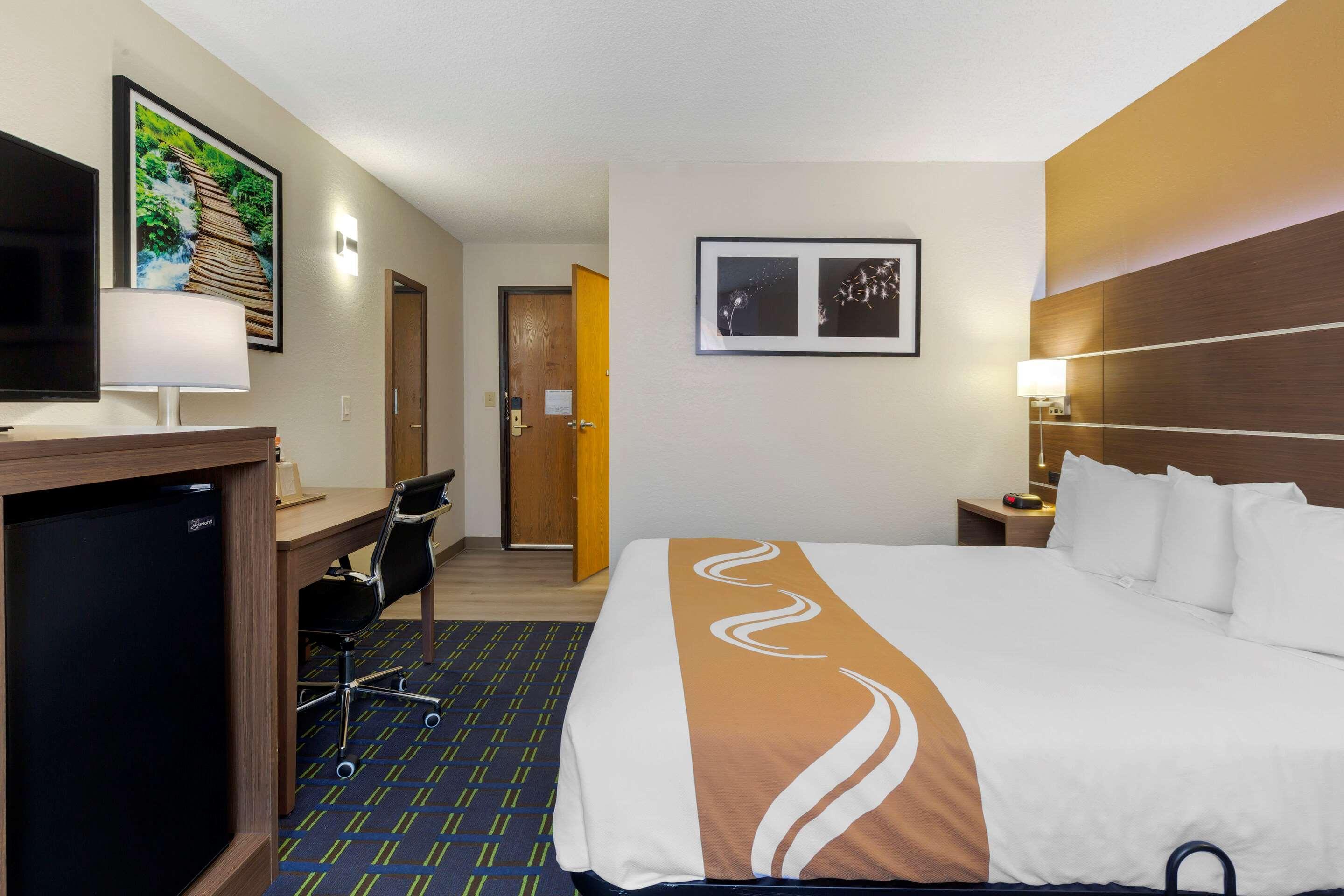 Quality Inn Лі Екстер'єр фото