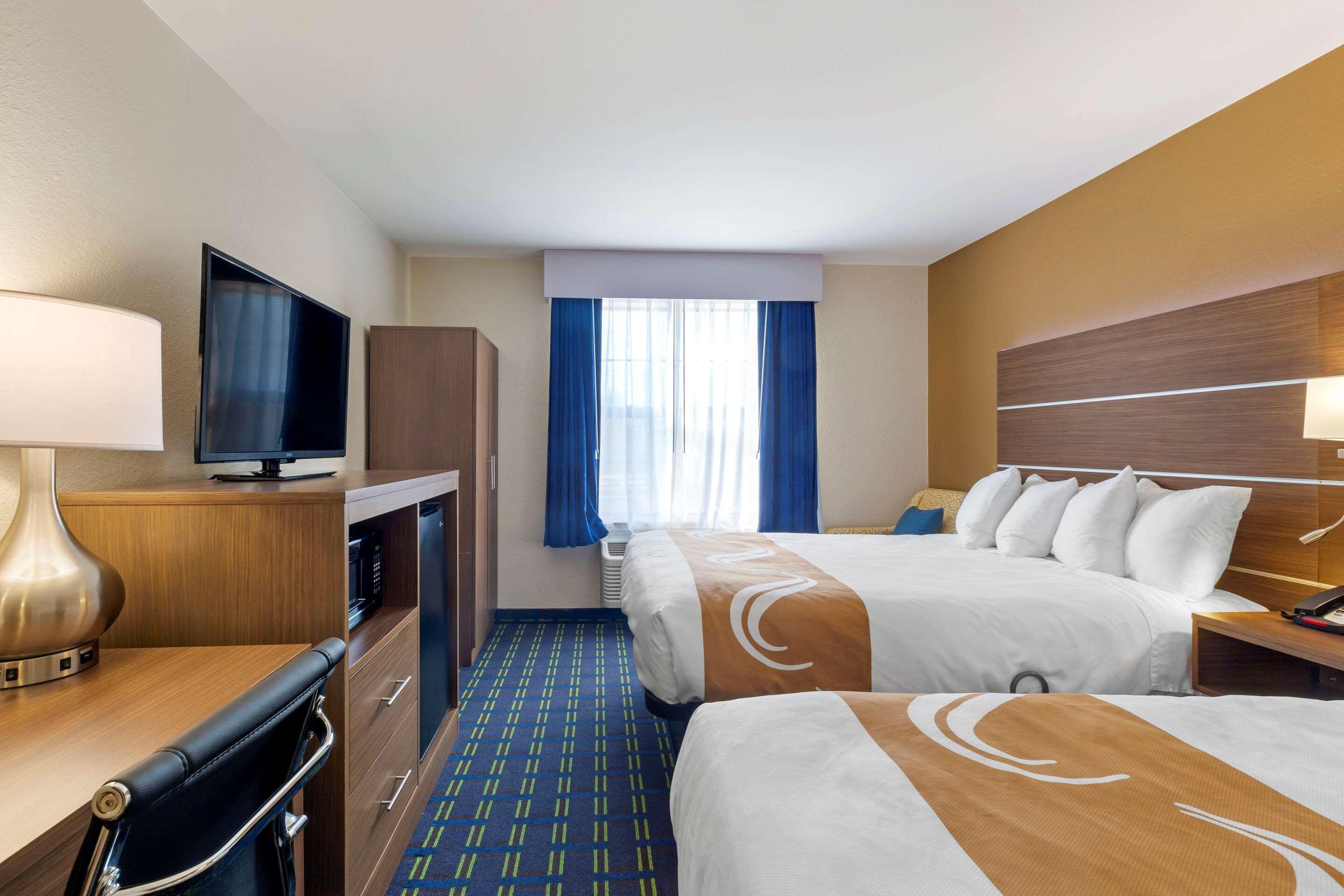 Quality Inn Лі Екстер'єр фото