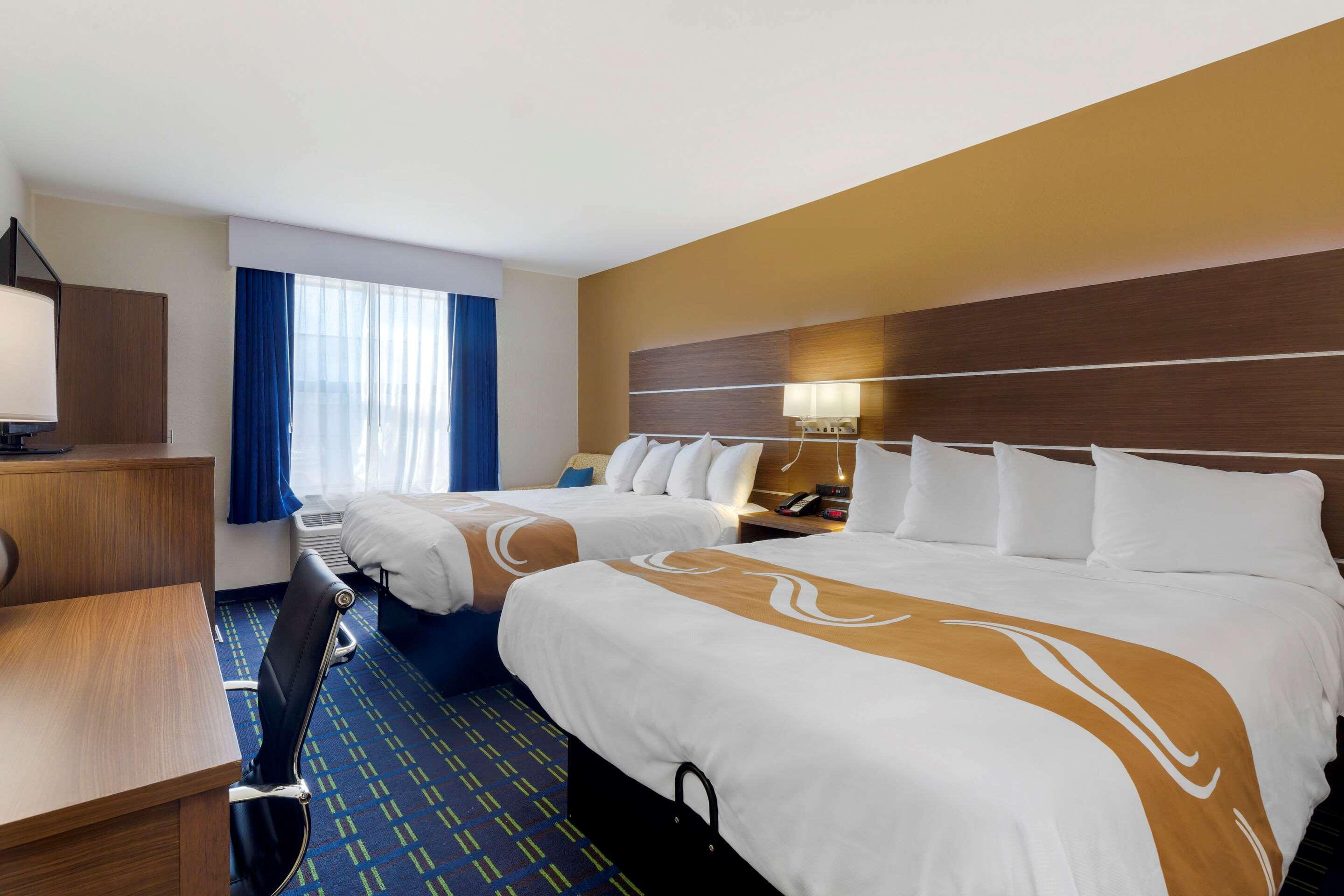 Quality Inn Лі Екстер'єр фото