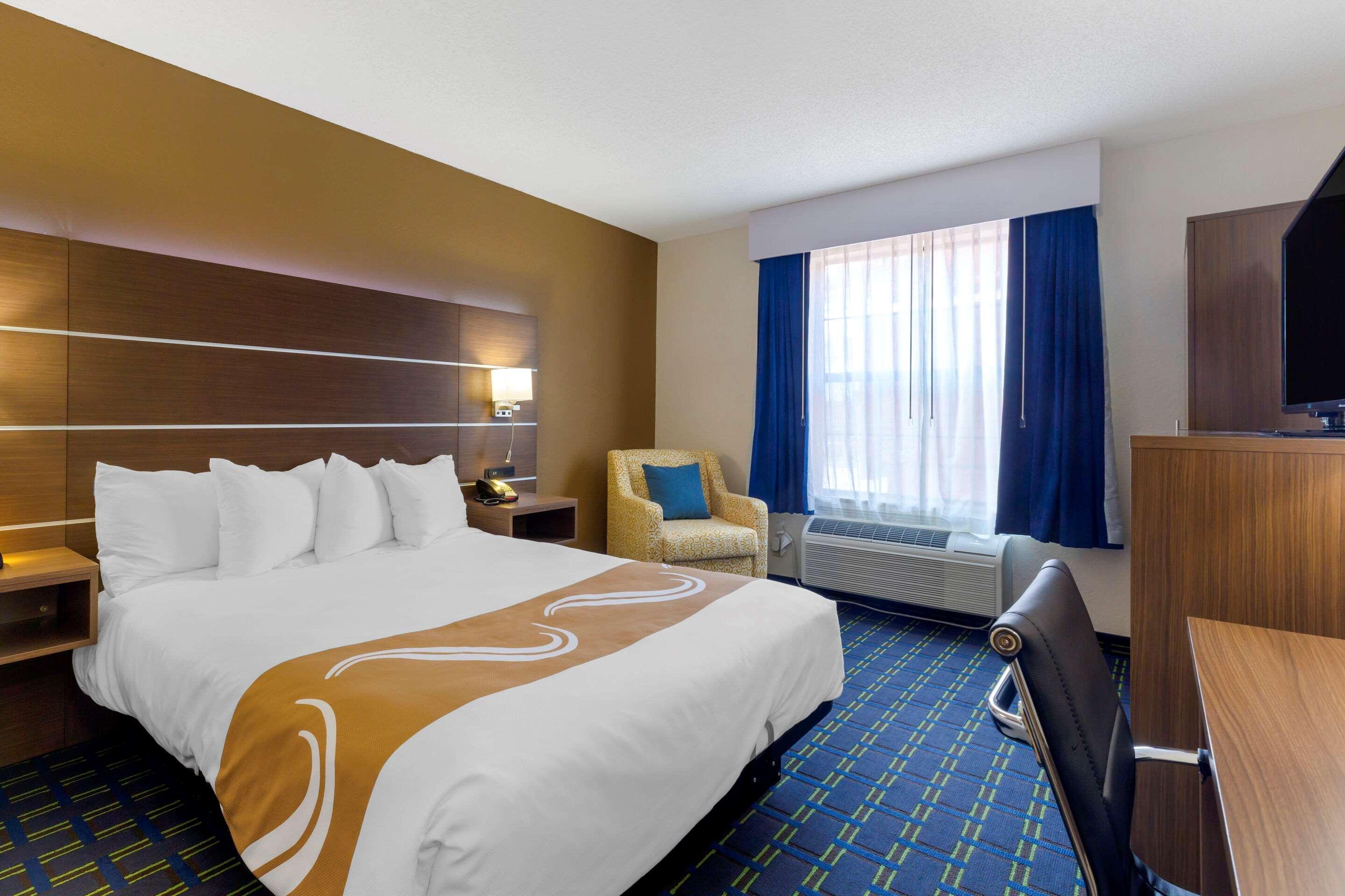 Quality Inn Лі Екстер'єр фото