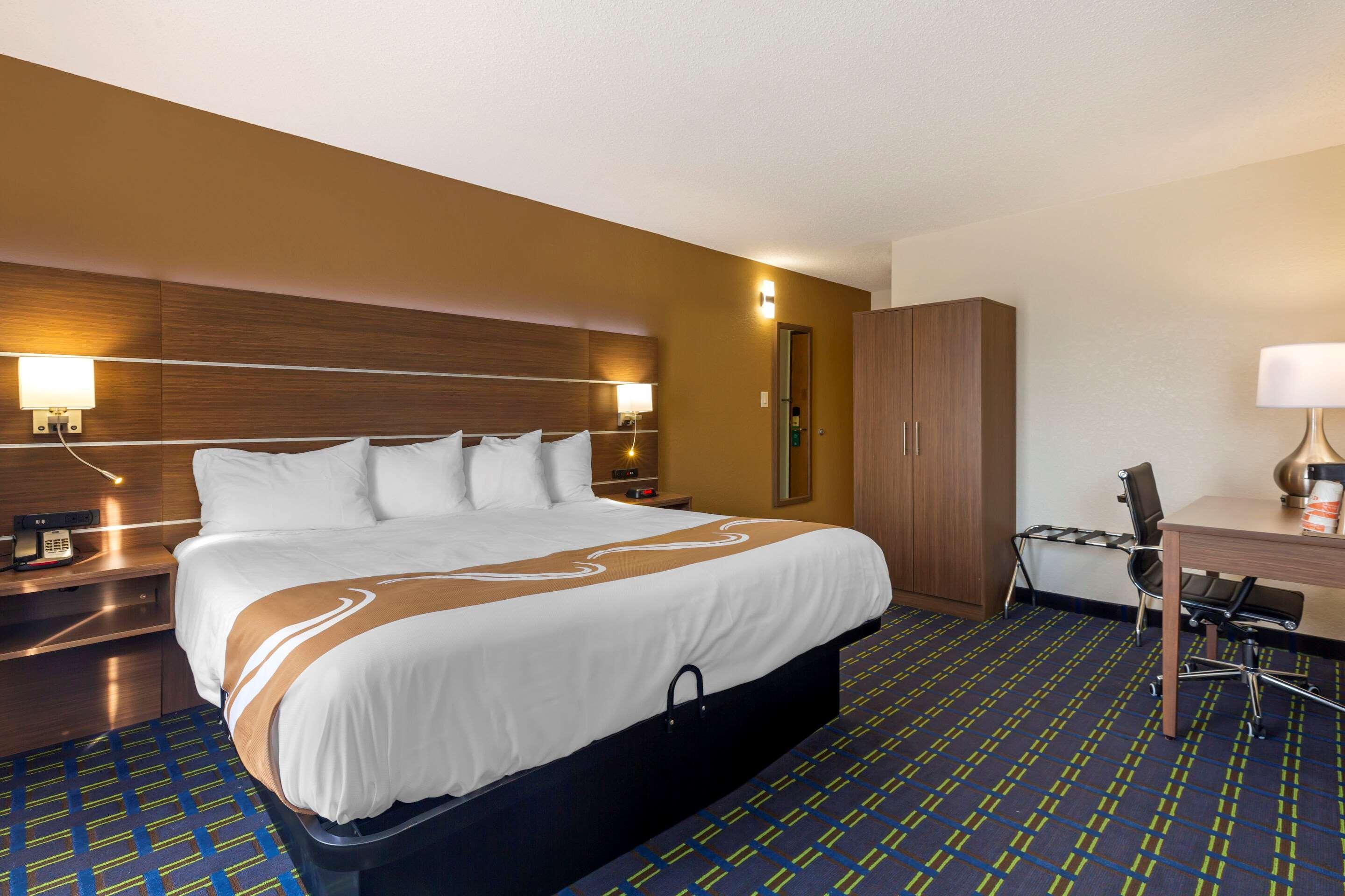 Quality Inn Лі Екстер'єр фото